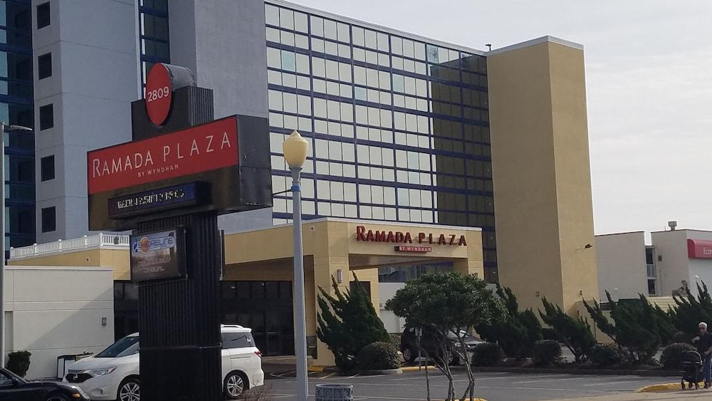 Ramada Plaza By Wyndham Virginia Beach Oceanfront Exterior photo