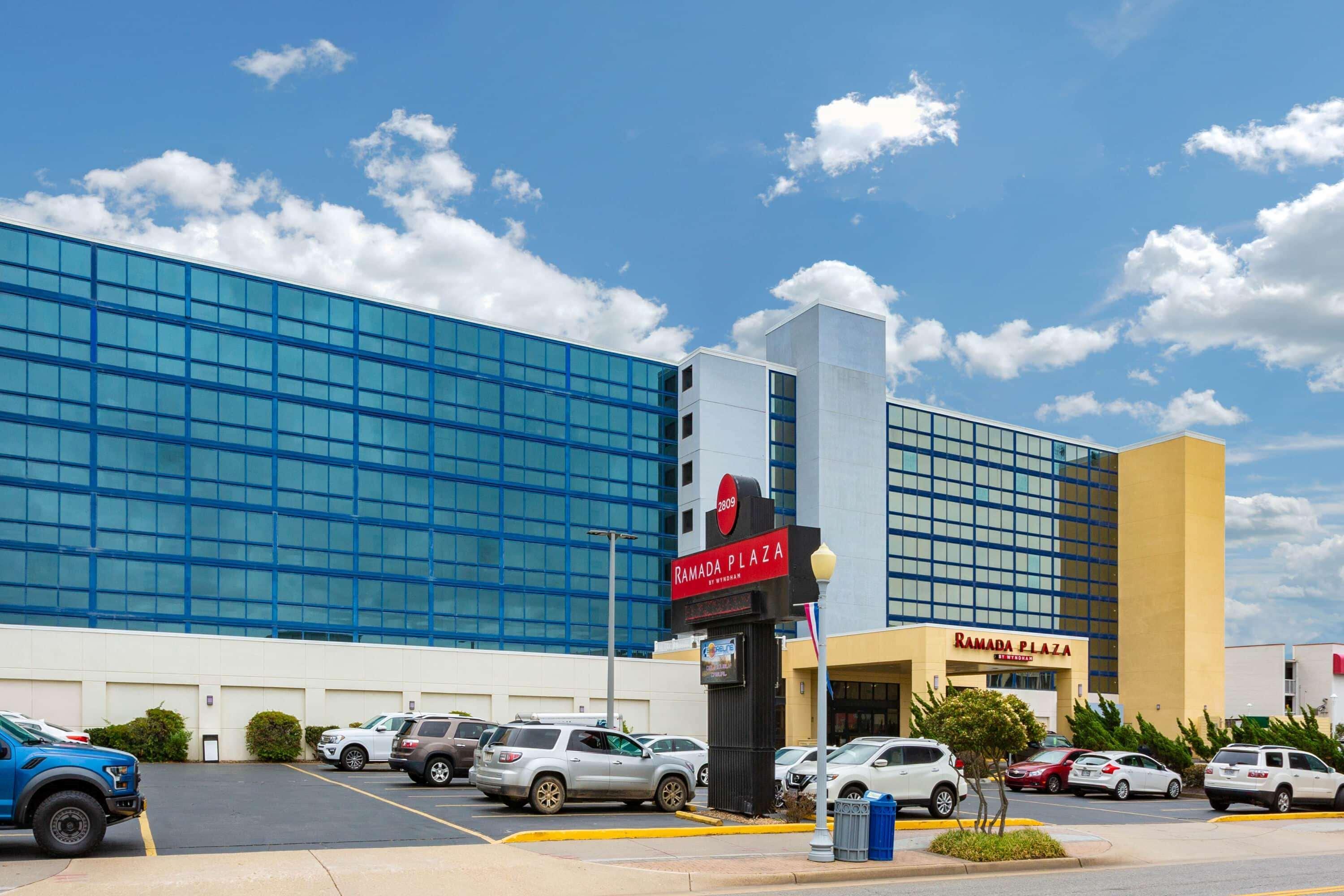 Ramada Plaza By Wyndham Virginia Beach Oceanfront Exterior photo