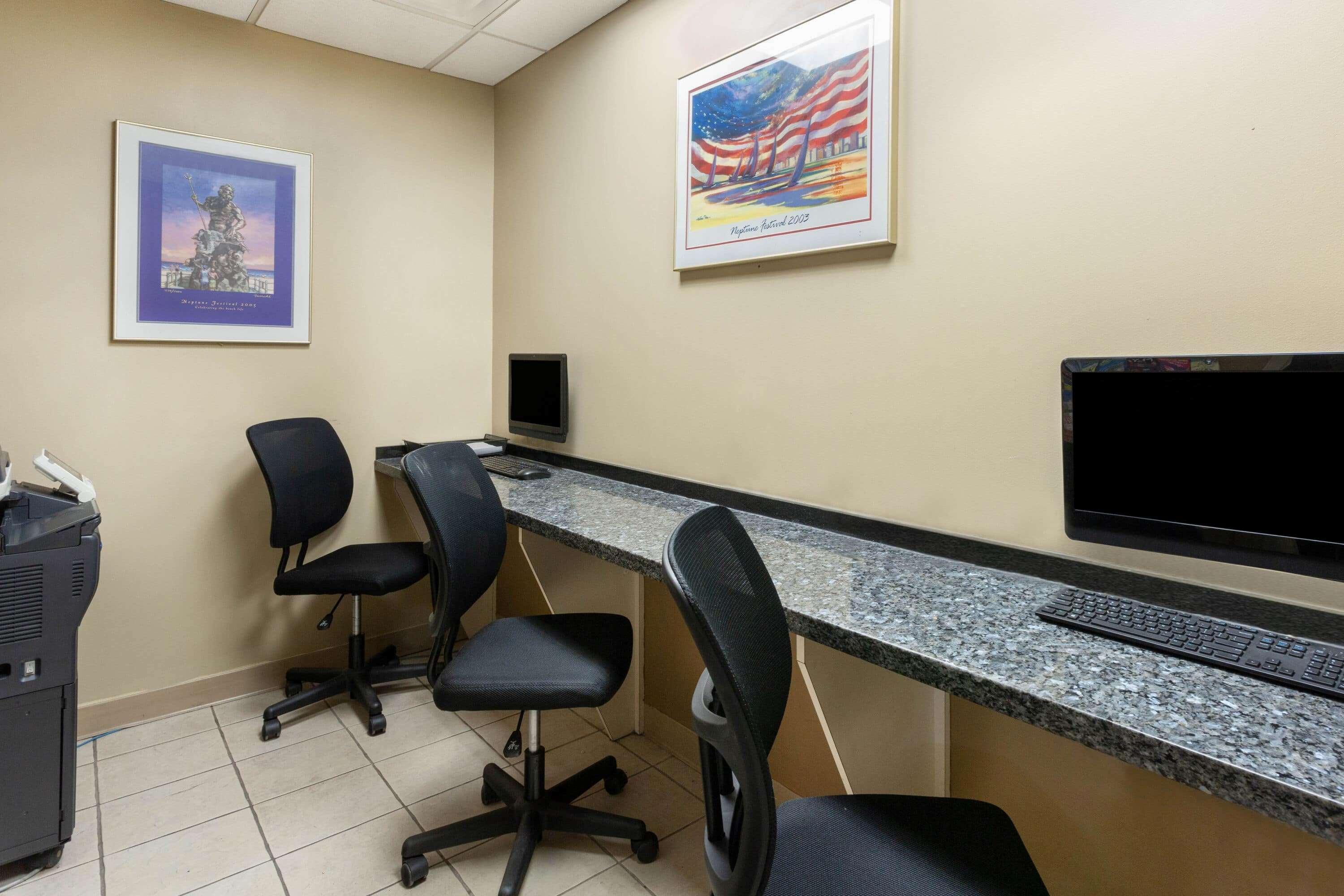 Ramada Plaza By Wyndham Virginia Beach Oceanfront Exterior photo
