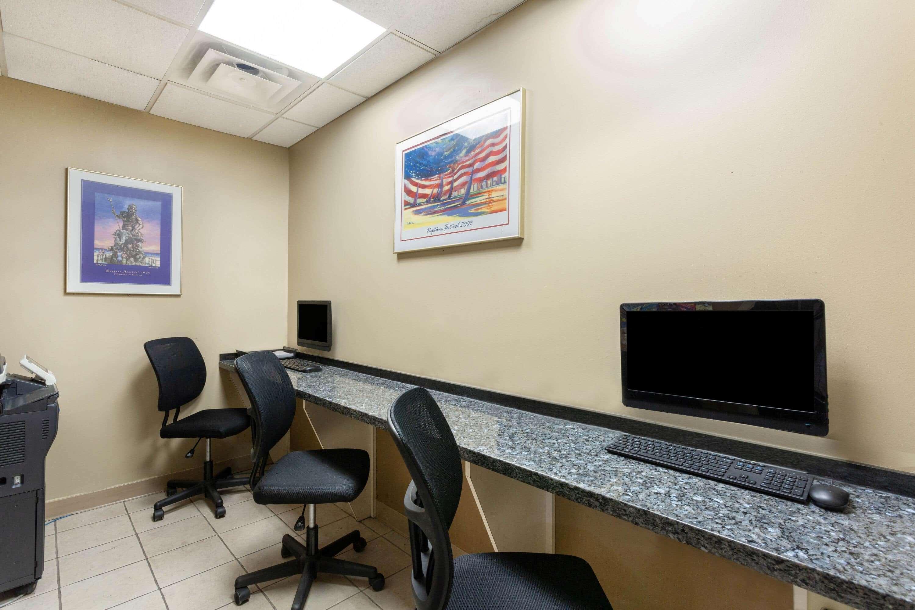 Ramada Plaza By Wyndham Virginia Beach Oceanfront Exterior photo