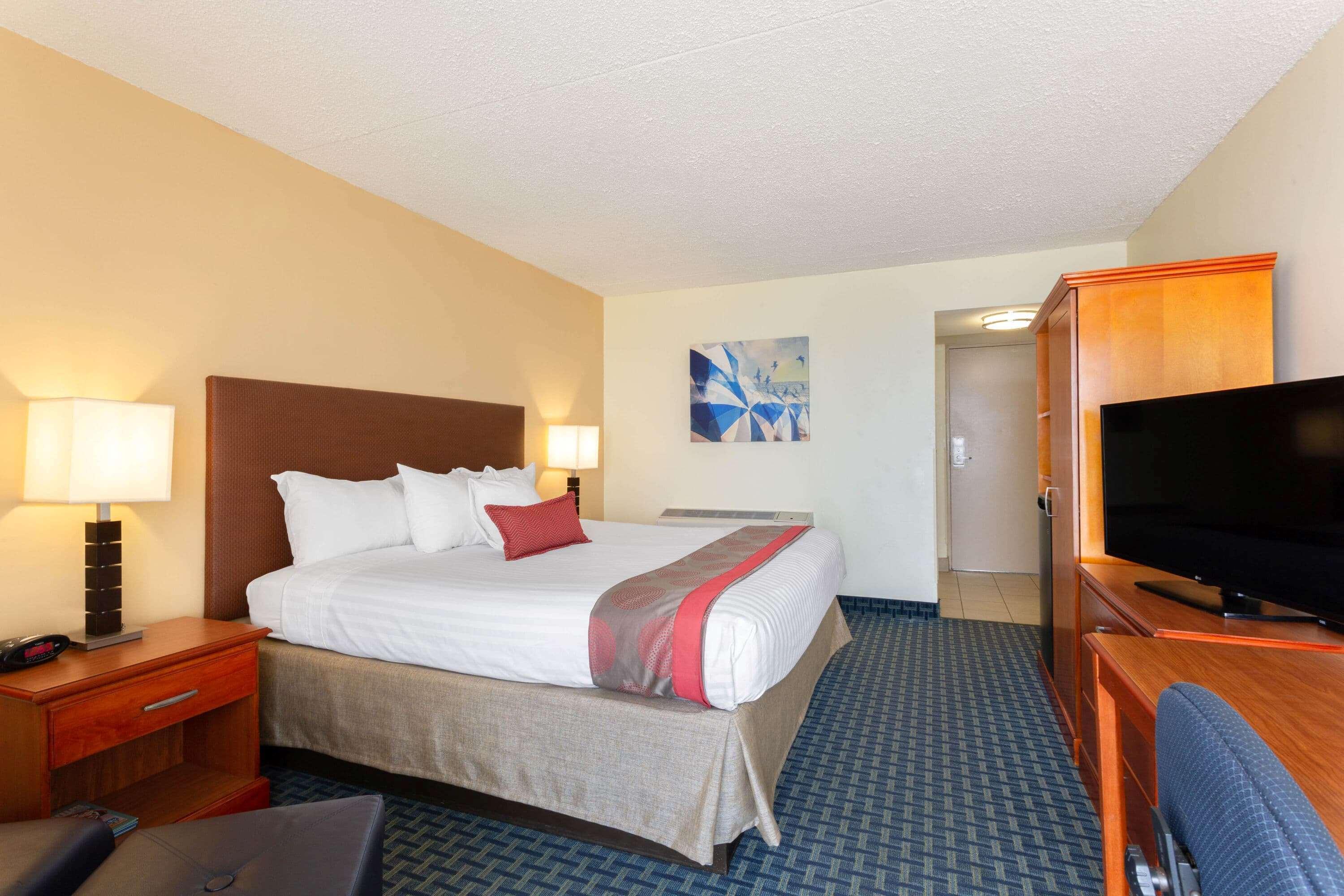 Ramada Plaza By Wyndham Virginia Beach Oceanfront Exterior photo
