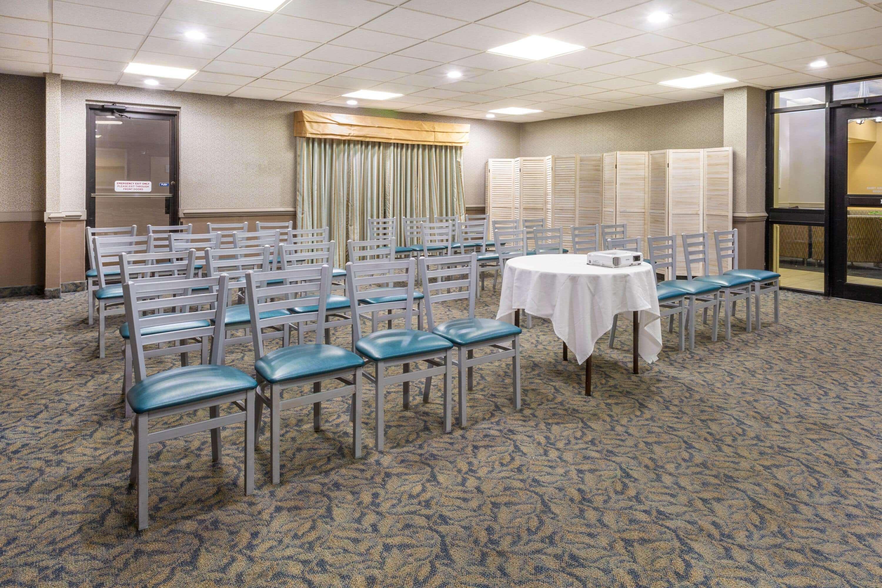 Ramada Plaza By Wyndham Virginia Beach Oceanfront Exterior photo