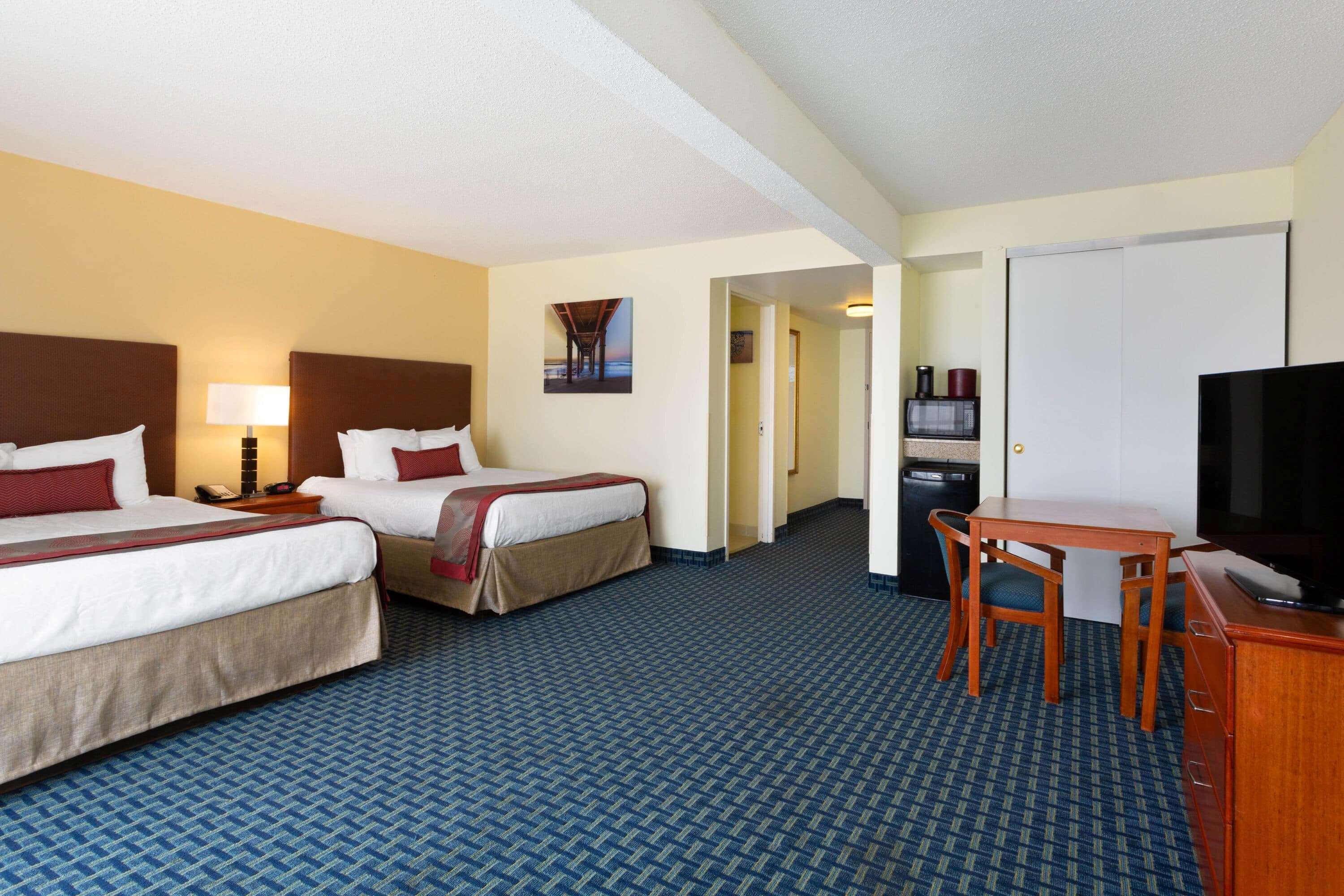 Ramada Plaza By Wyndham Virginia Beach Oceanfront Exterior photo