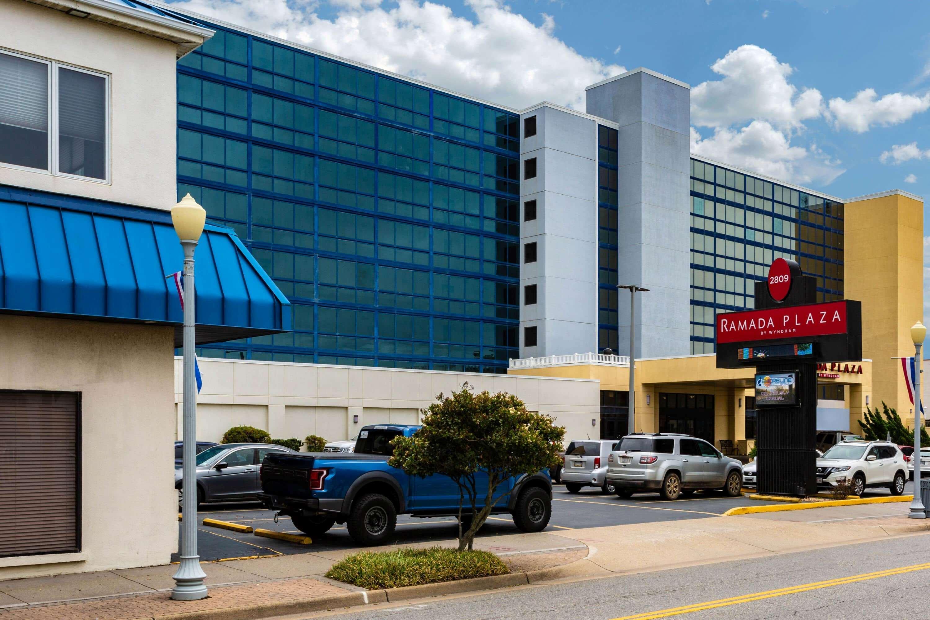 Ramada Plaza By Wyndham Virginia Beach Oceanfront Exterior photo